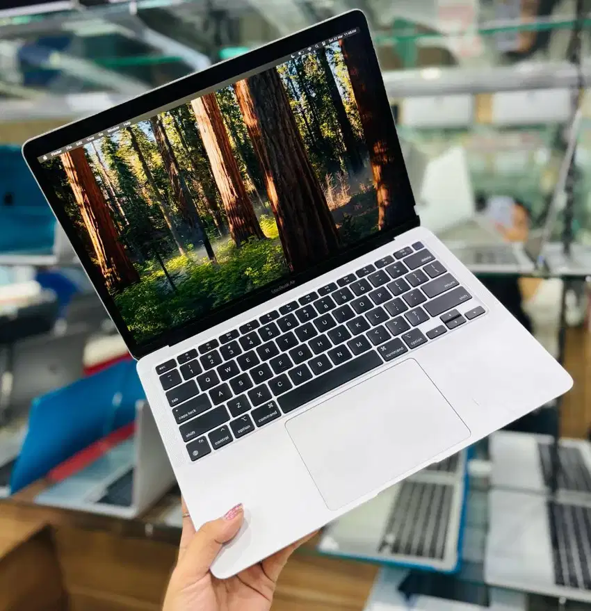 Macbook Air M1 2020 RAM 8GB/SSD 256GB Minus Dent halus M-DC