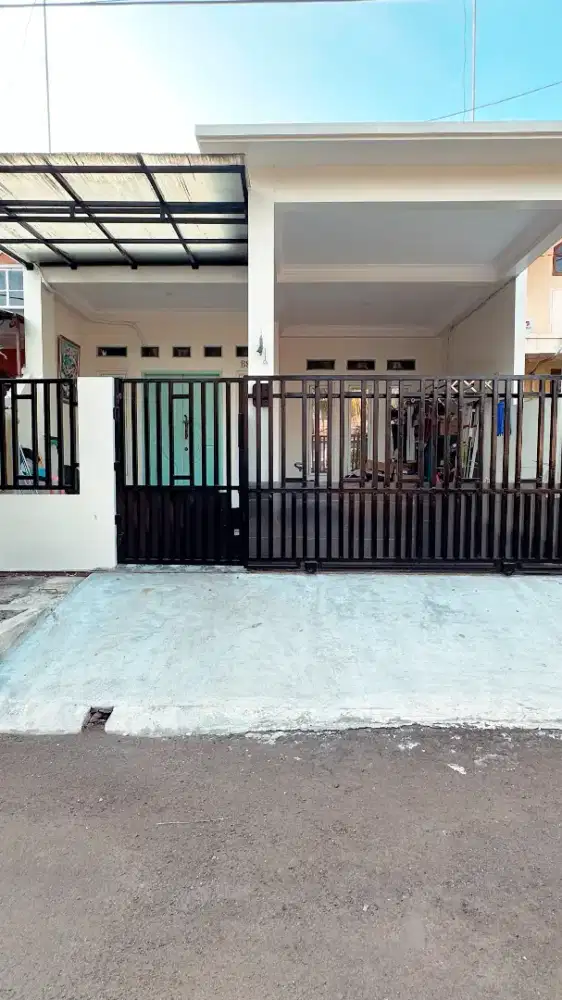 Dijual Rumah cantik di Taman Harapan Baru full renov ceiling tinggi