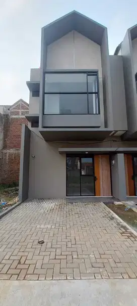 Dijual Rumah 2 Lantai Nyaman siap Huni Lokasi di Kopo Harmonis Bandung