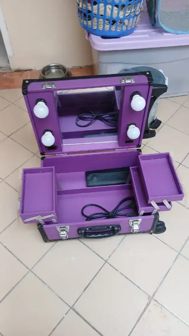 kotak alat make up bagus