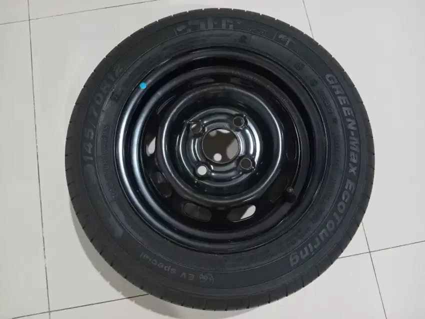 Ban dan velg orisinil Wuling Airev
