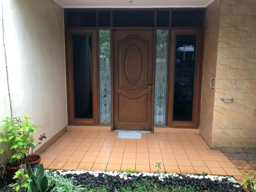 Rumah Intercon blok I Jakbar 1Lt 2Kmr 117m2