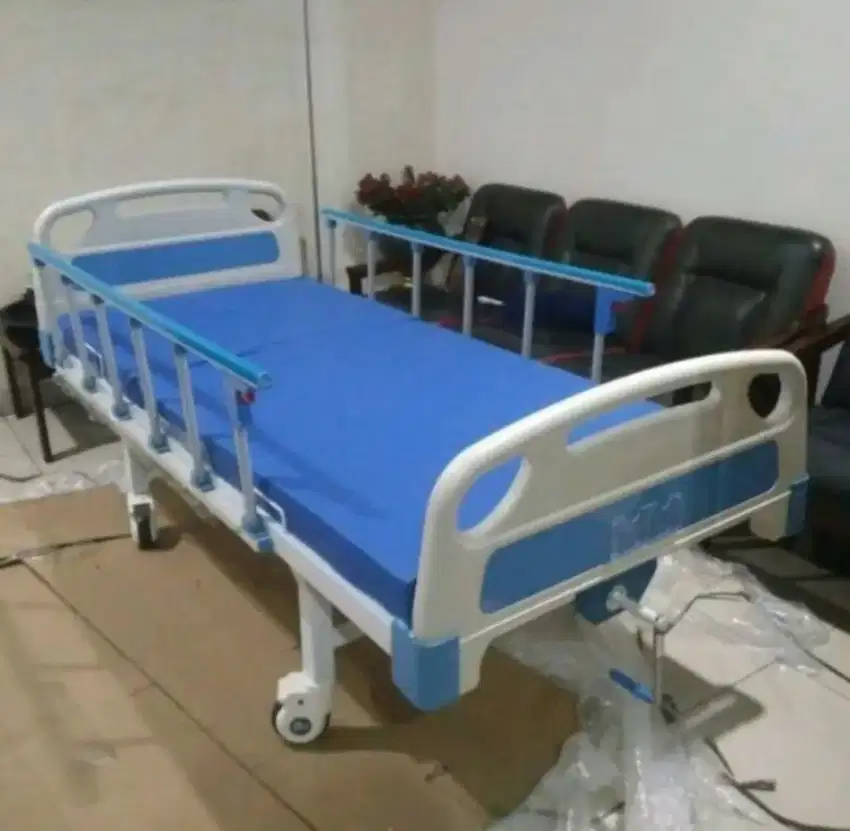 Tempat Tidur Model Rumah Sakit