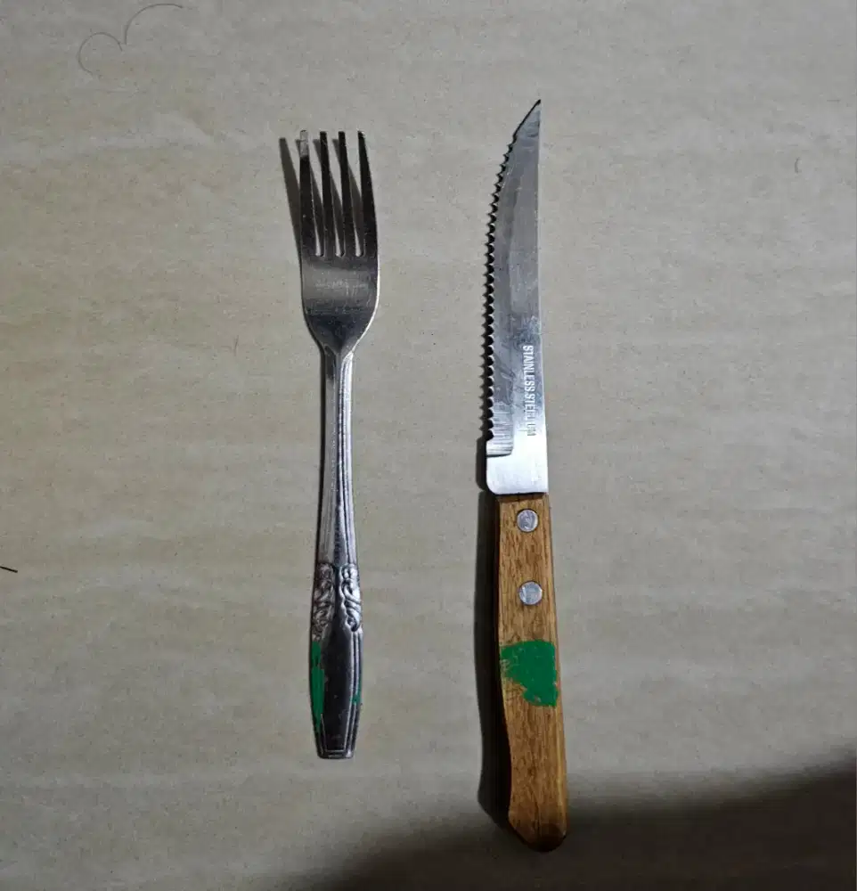 Garpu dan pisau steak