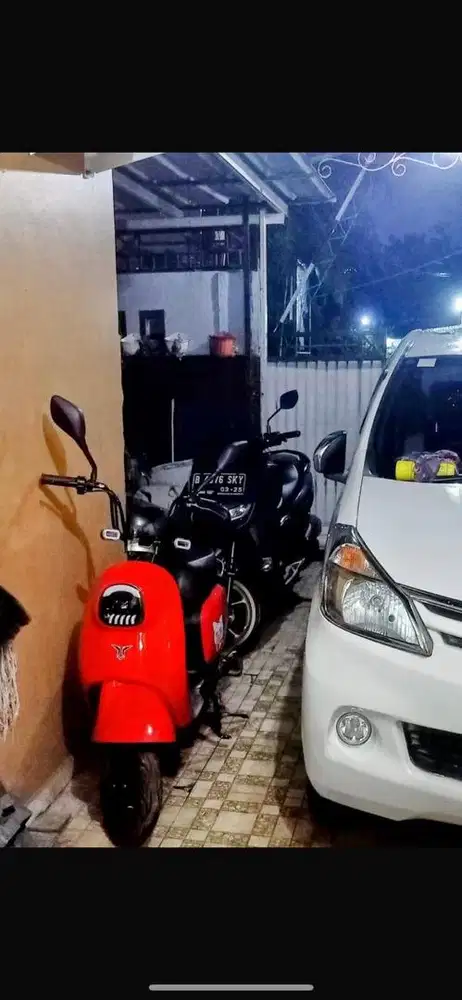 Motor Listrik UwinFly U2S Warna Merah Thn 2023