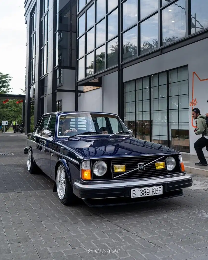 VOLVO 244 DL AT KONDISI ISTIMEWA . siap pakai retro classic rare