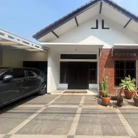 Dijual Rumah daerah Kebayoran Baru Tepi Jalan Area Komersil