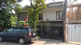 KEBAYORAN BARU, JUAL RUMAH 249 M2, DEKAT SUDIRMAN, SENAYAN, BLOK M
