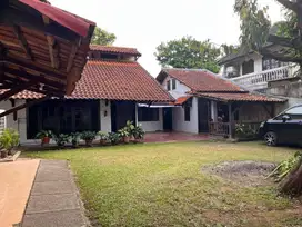 Dijual Rumah Tua Nyaman dan Luas di Rempoa Tangerang Selatan