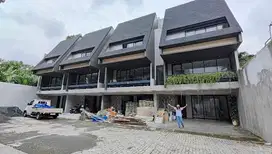 RUMAH MEWAH DALAM CLUSTER ONE GATE Sistem DI KEMANG JAKARTA SELATAN