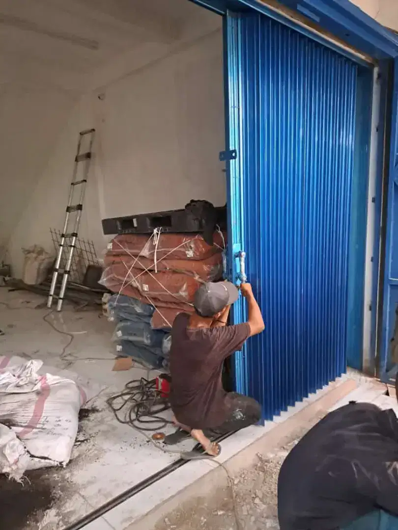 Tukang perbaikan pintu rolling door folding gate panggilan