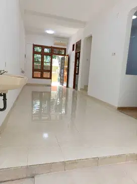 Rumah 2 lantai dijual di jalan menteng tanjung duren harga 2 M an