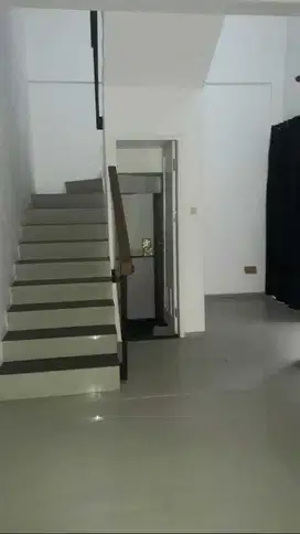 Dijual rumah di Kebayoran Terrace Sektor 7 Bintaro