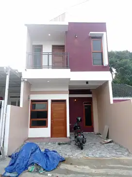 Rumah 2 Lantai di Cihanjuang dkt Pemkot Cimahi Sariwangi Siap Huni