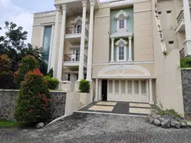 Rumah 3Lantai Modern Classic  Di Villa Esperanza Ngaliyan Semarang
