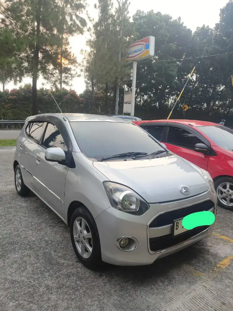 Daihatsu Ayla Type X Matic 1000 CC/Silver tahun 2014