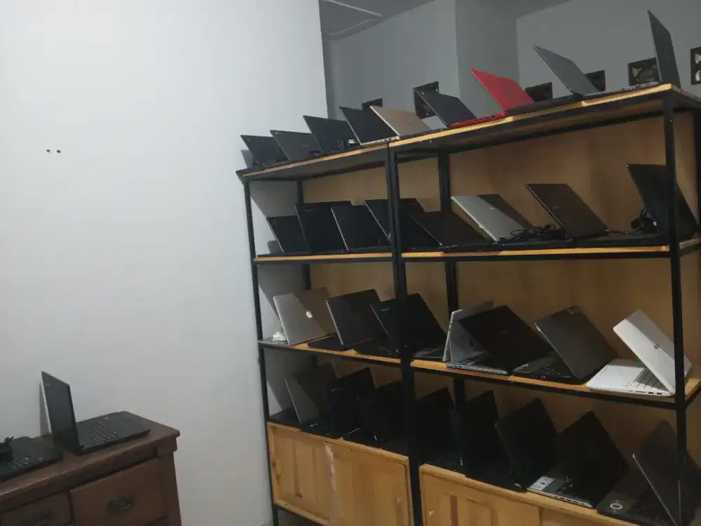 Murah Laptop bekas second normal all bergaransi toko