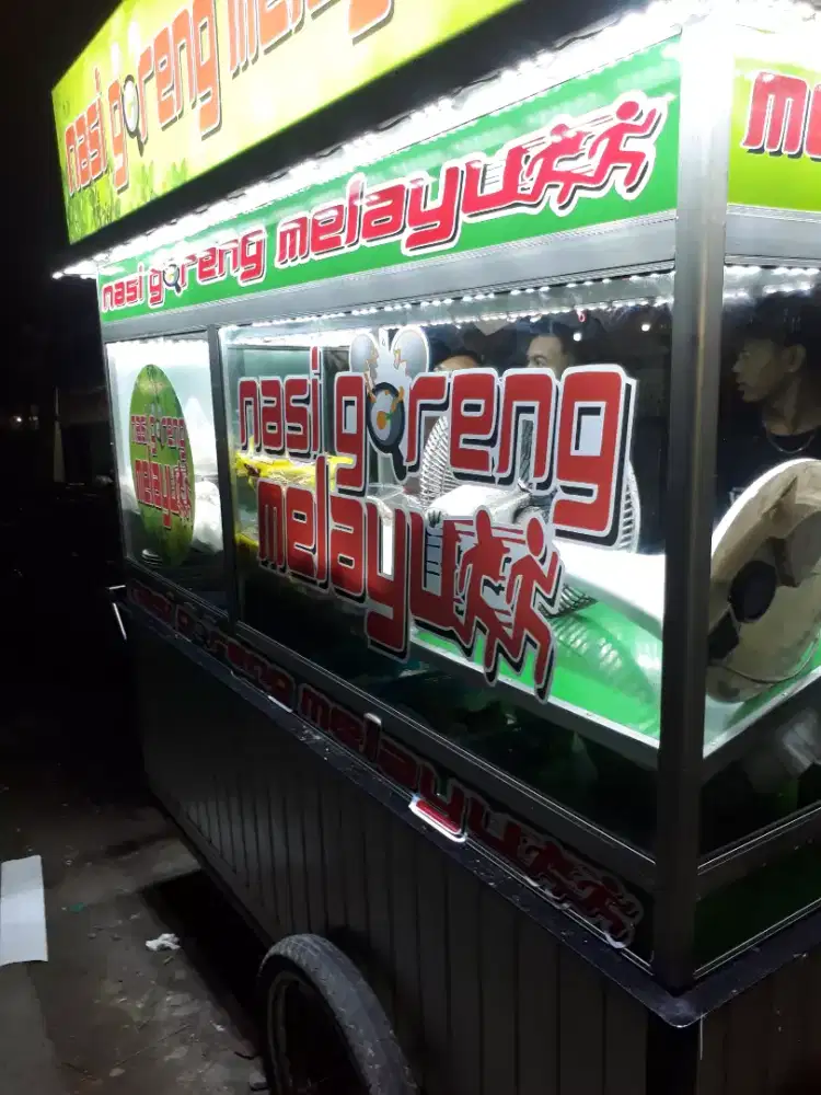 Stiker branding dan stiker label