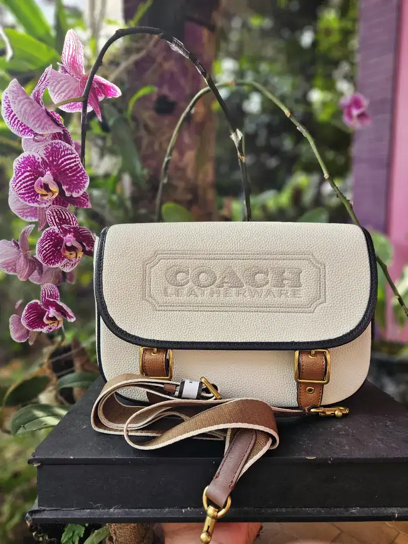 COACH SLING BAG FOR WOMAN