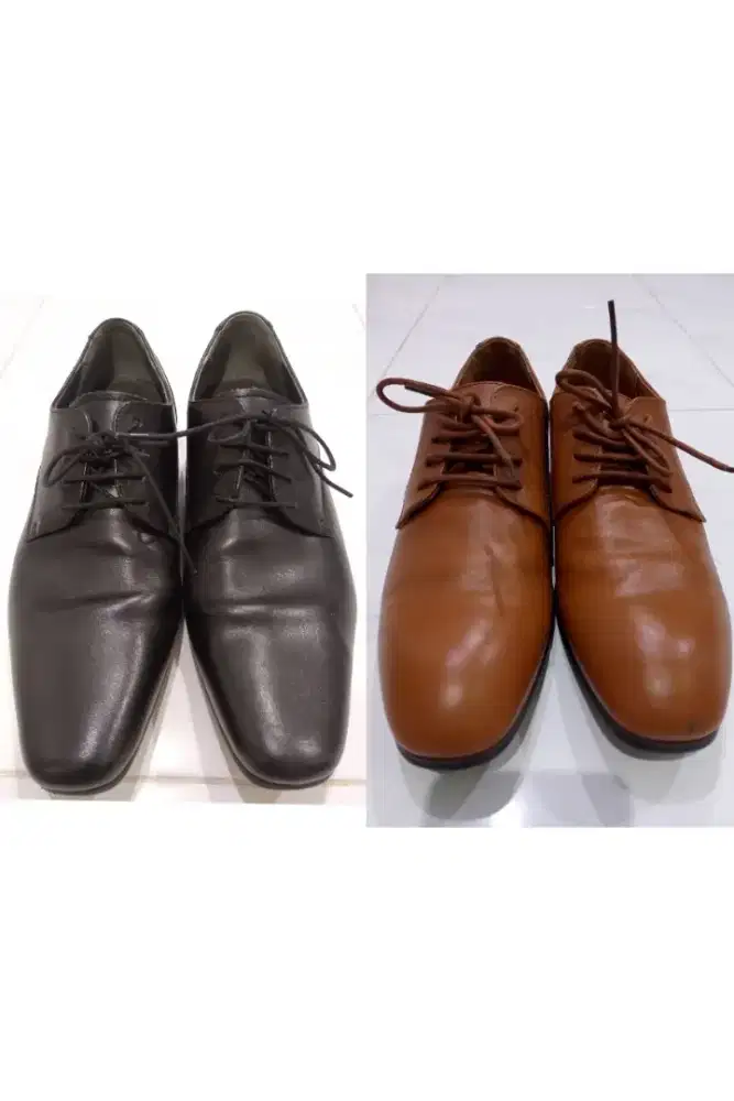 Dua pasang sepatu formal