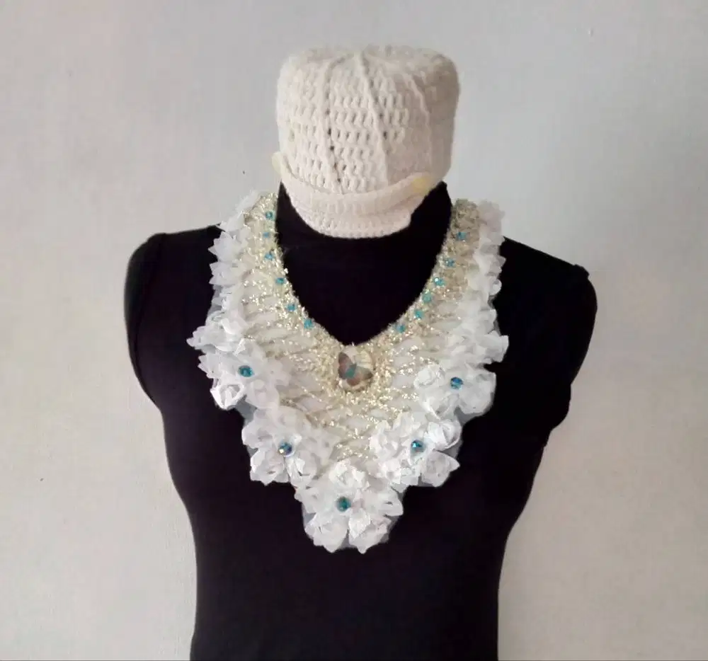 Kalung renda kekinian