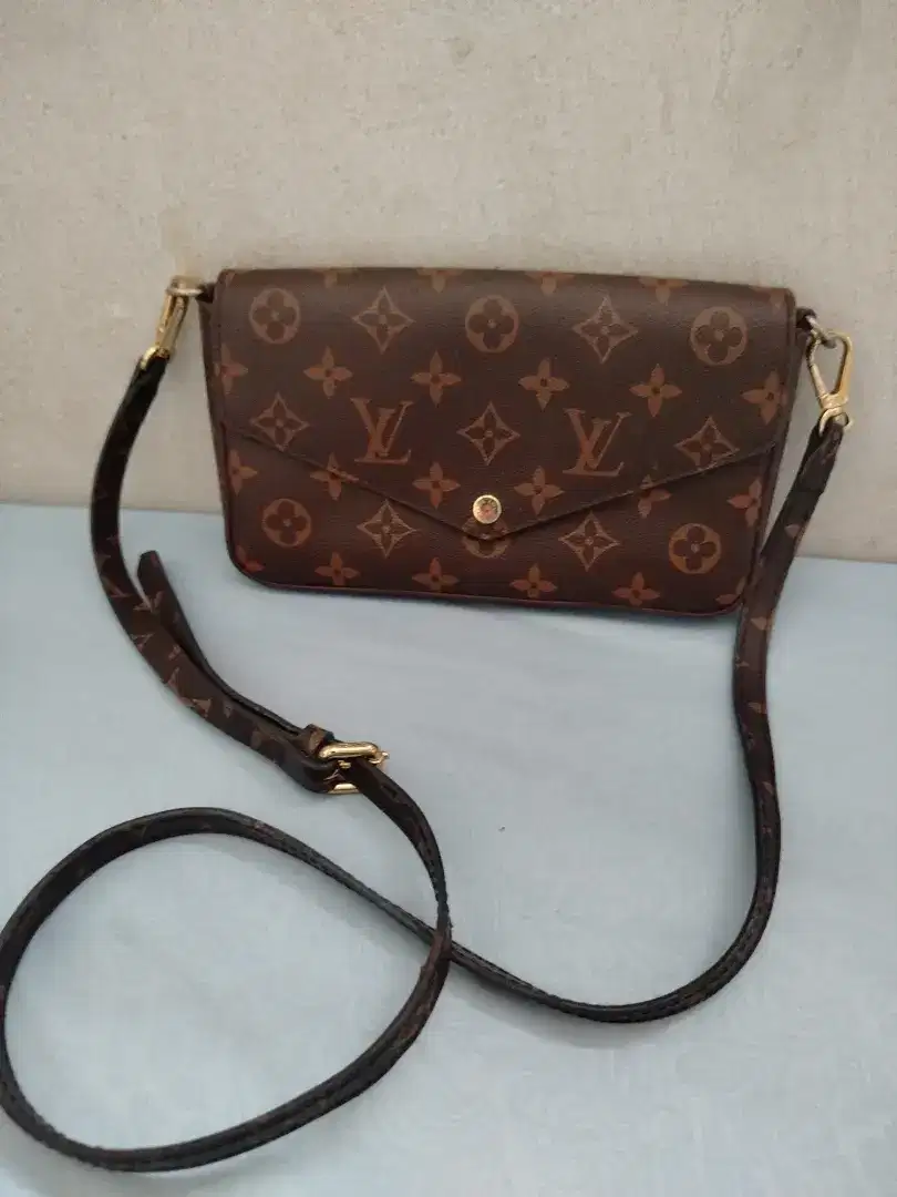 Slingbag Louis Vuitton mini preloved ori import produk lengkap noser