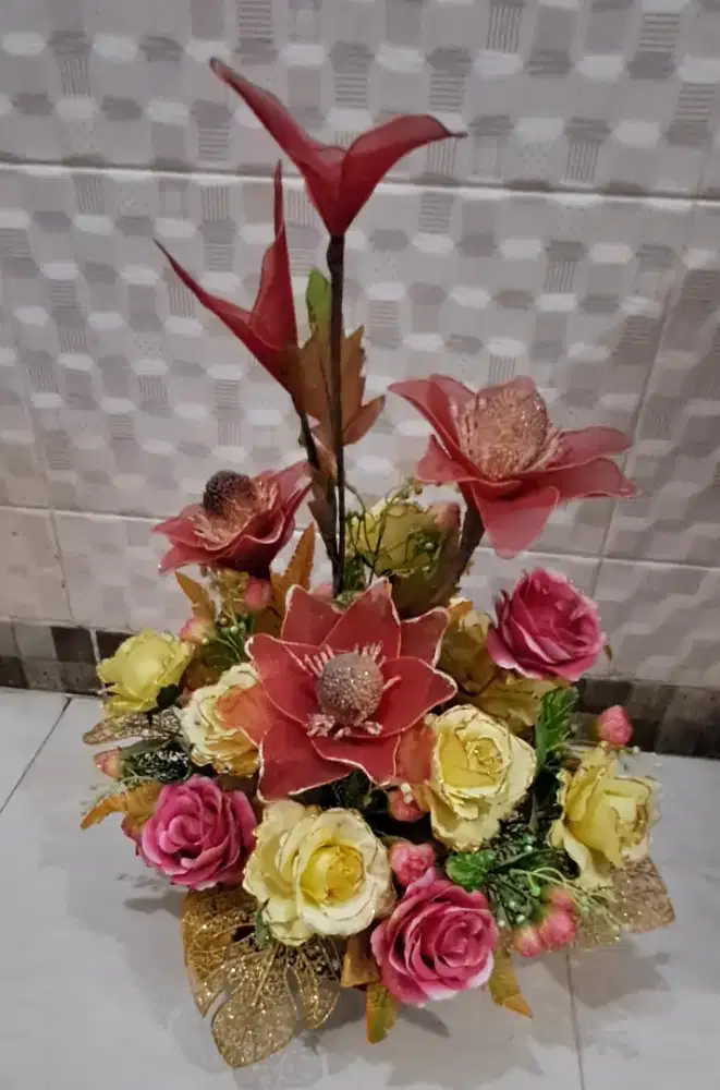 Bunga Pajangan Anggun