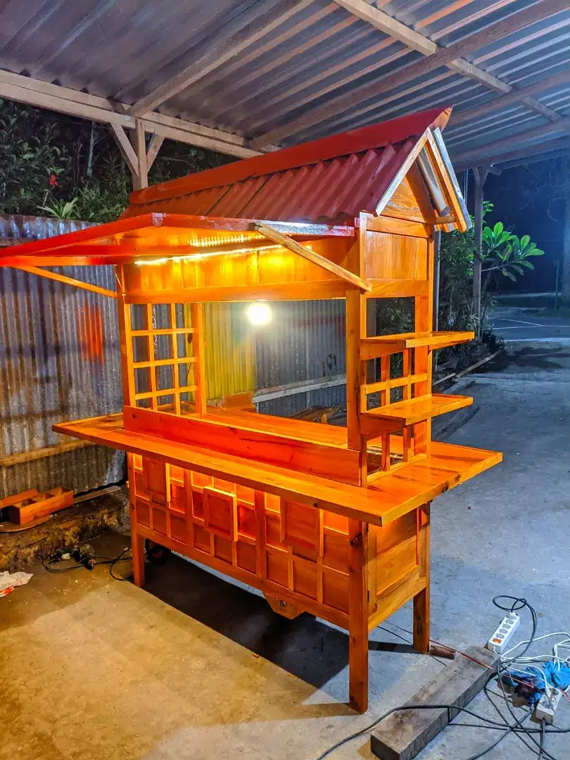 Gerobak dimsum, gerobak angkringan, gerobak nasi goreng, dll