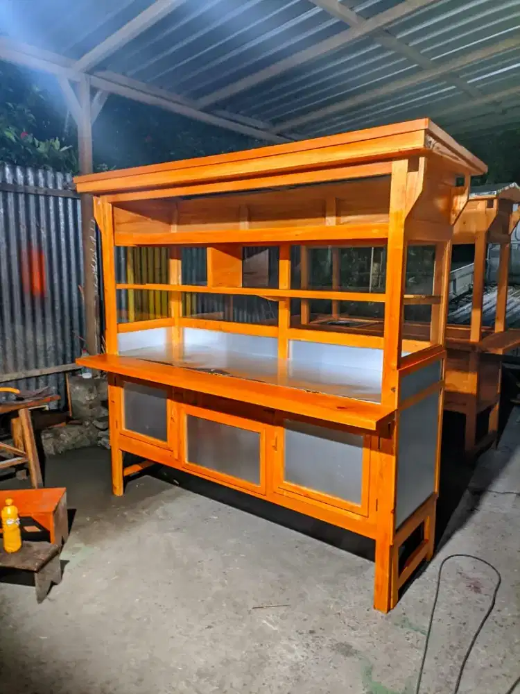 Gerobak nasi goreng, gerobak angkringan, gerobak bubur ayam, dll