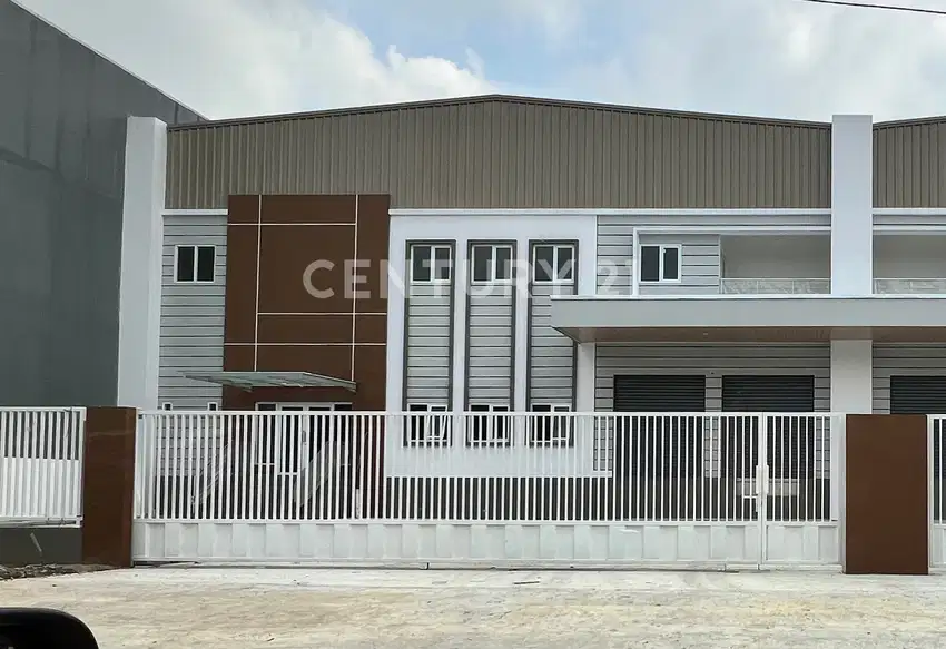 Gudang Dengan Loading Dock Di Kaw Industri Delta Silicon Cikarang