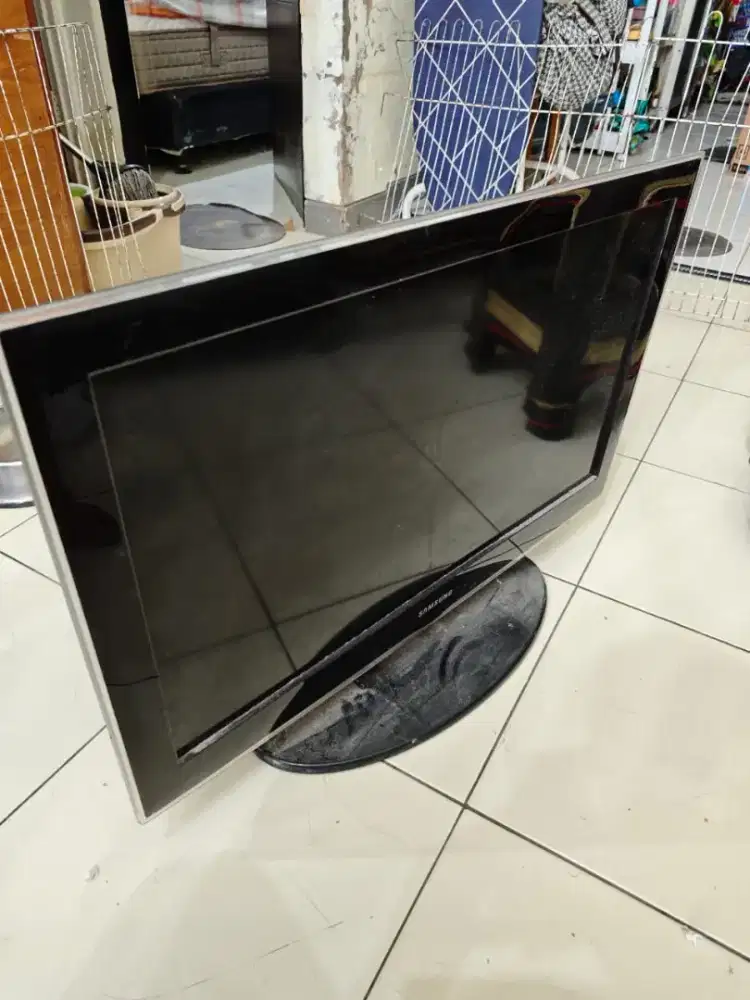 TV Samsung 32 inci (rusak Lcd)