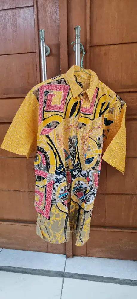 Kemeja batik pendek pria
