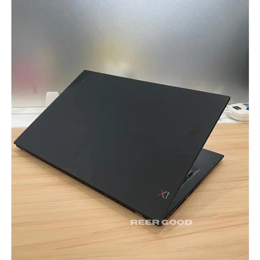 Laptop SLIM Thinkpad X1 Carbon 7th
