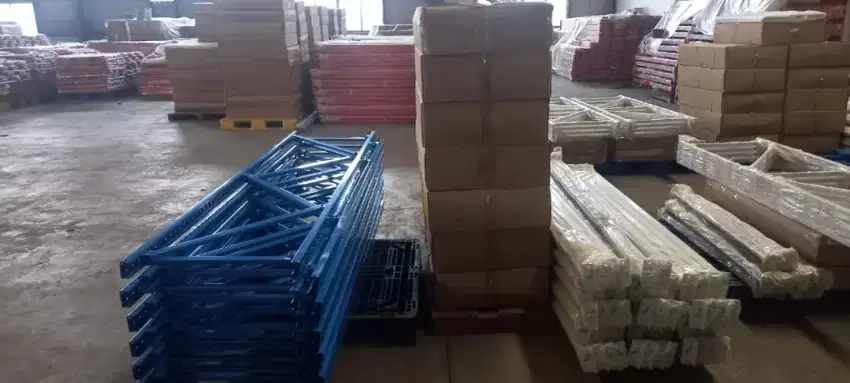 Rak gudang kuat bahan baja kapasitas 300-2 ton per susun