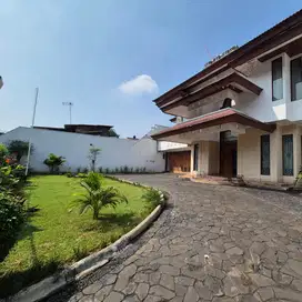 Rumah Lahan Luas Cilandak Jaksel, Bebas banjir
