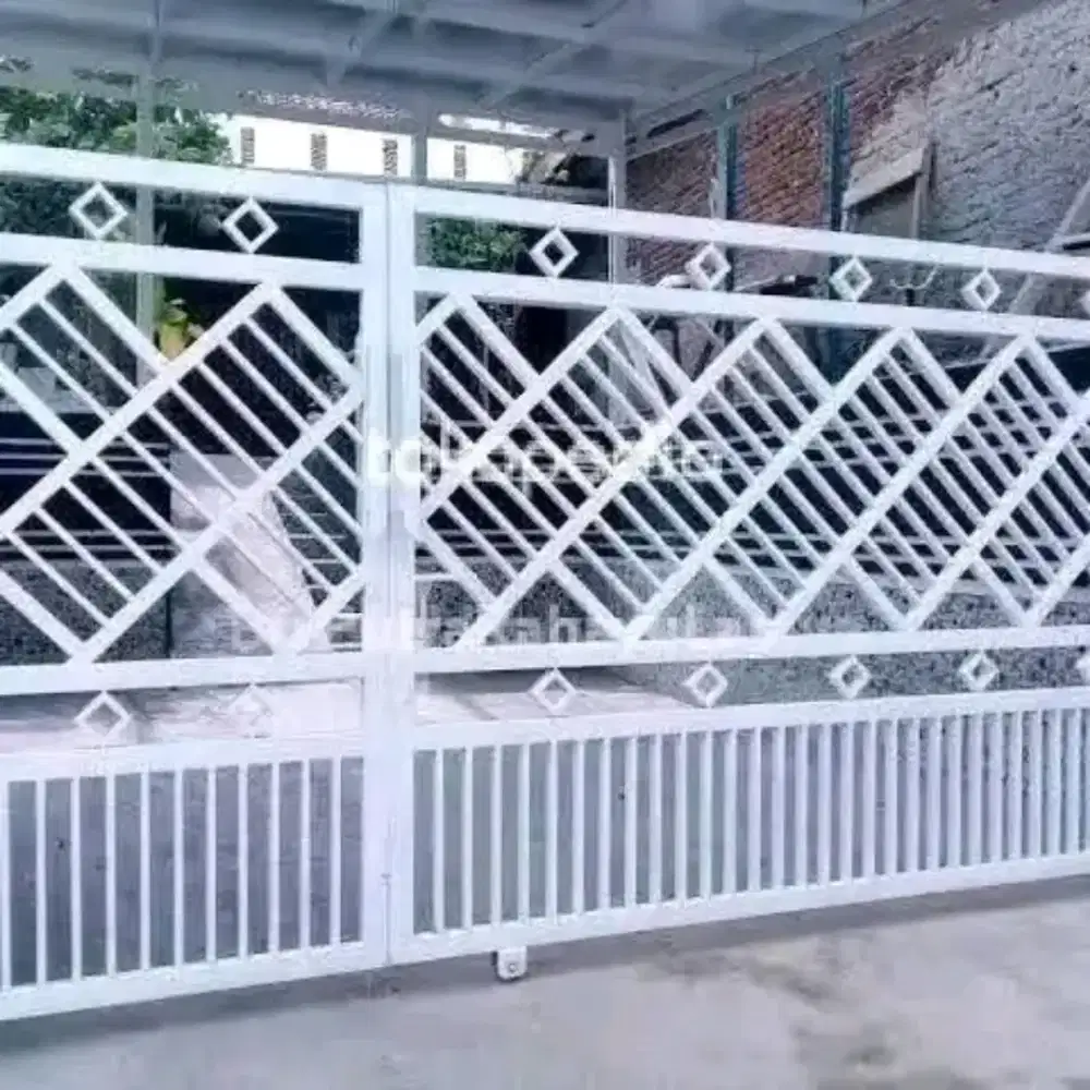 Pagar besi holo galpanis minimlis