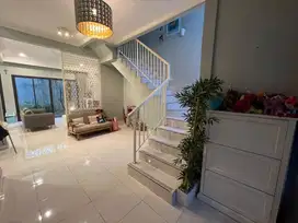 Rumah Dijual Bagus 3 Lantai di Discovery Terra Bintaro Jaya Sektor 9