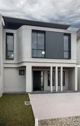 Rumah Legenda Wisata Cibubur karya arsitek, modern siap huni