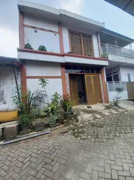 Rumah 2 lantai murah di binong permai