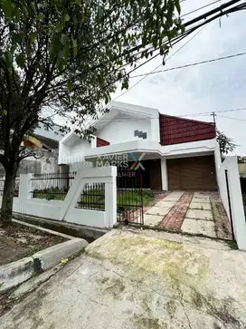 Rumah Klasik Terawat di jalan Burung-burung, Sukun, Malang