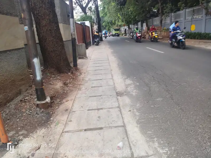 Kavling Oinggir Jalan dalam Cluster di Jagakarsa Jakarta Selatan