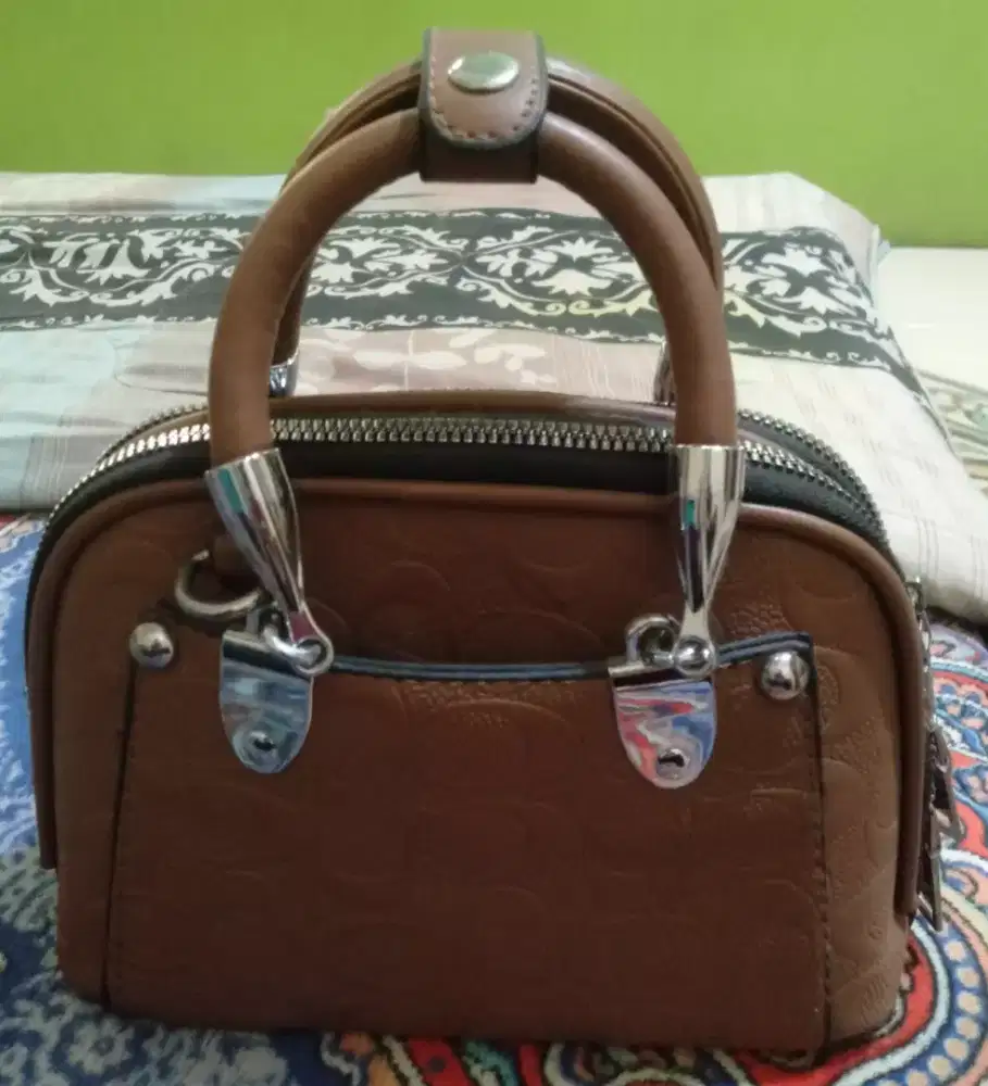 Tas masih baru dan bagus