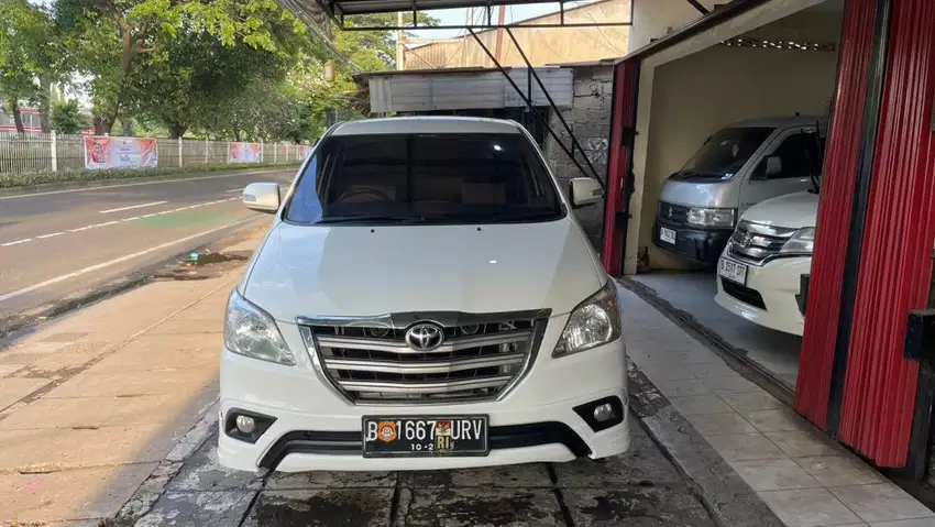 INNOVA G LUX MANUAL 2014 dp 15 jt