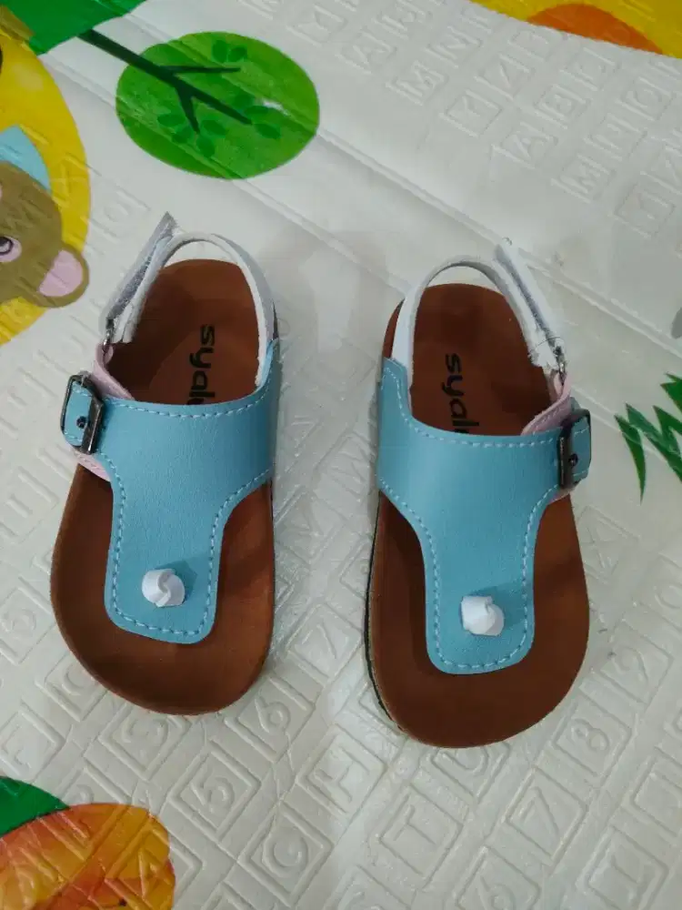 Sepatu sendal anak size 23