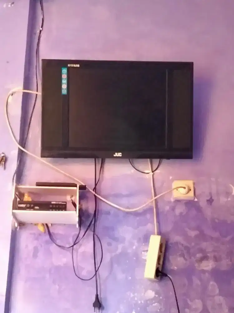 Tv 24 inch sepaket setbox