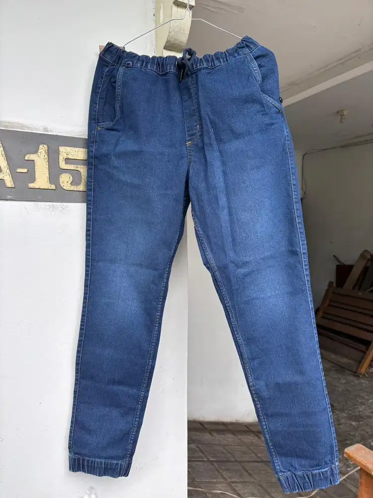Celana Jeans Denim Jogger Maxx Fashions