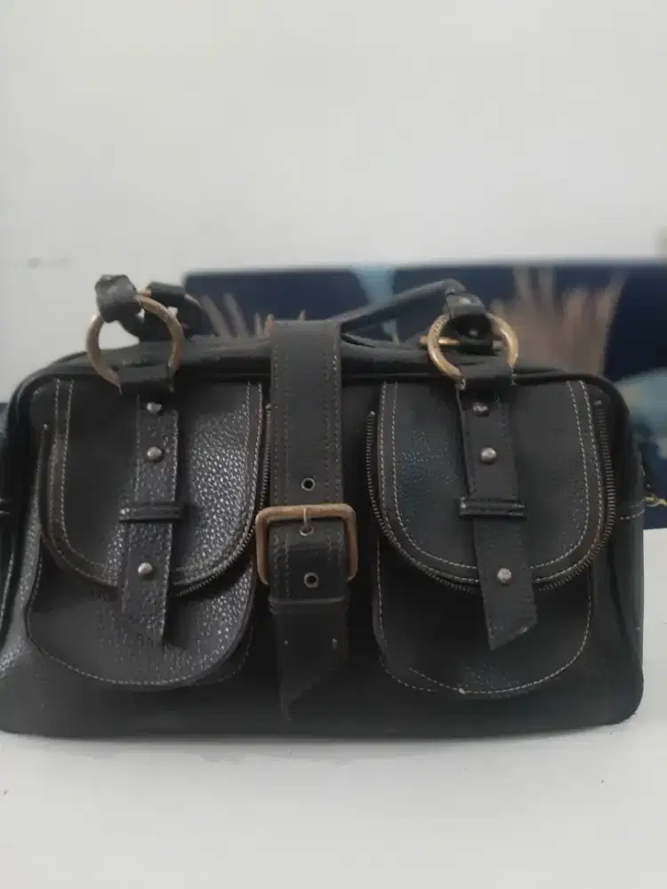 Tas wanita bahan kulit