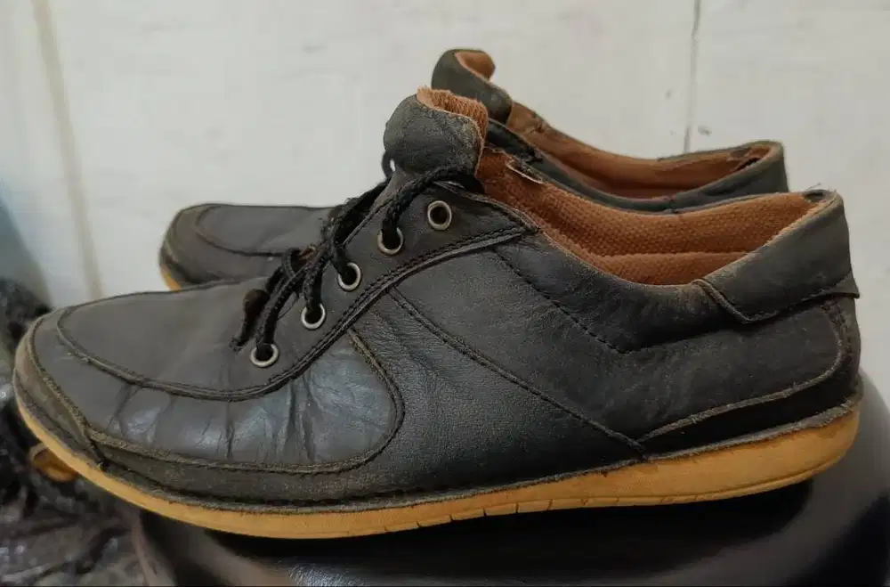 Sepatu FLD Kulit Size 43