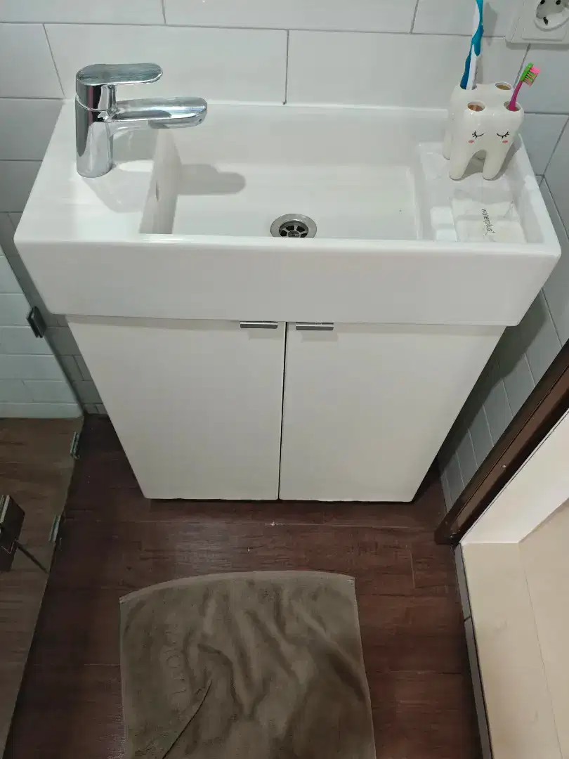 Wastafel ikea dan kabinet