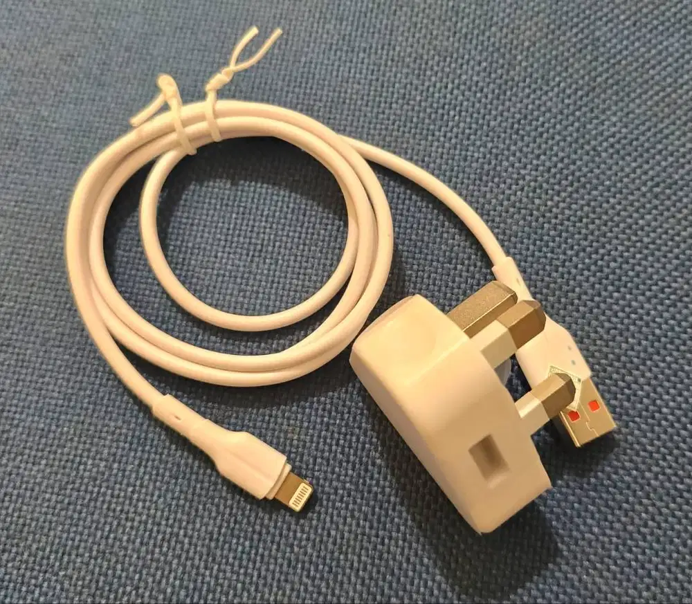 Carger Iphone X dan Kabel Data